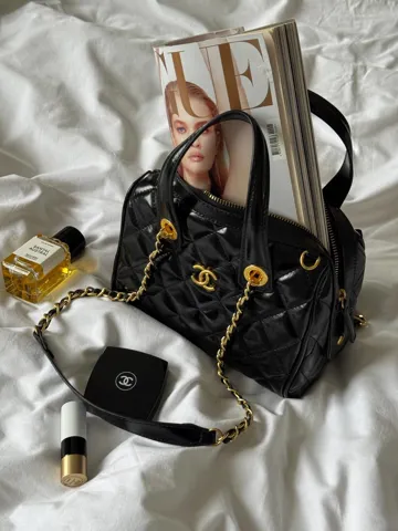 Chanel Small Bowling Bag in Patent Crumpled Calfskin Black/Gold